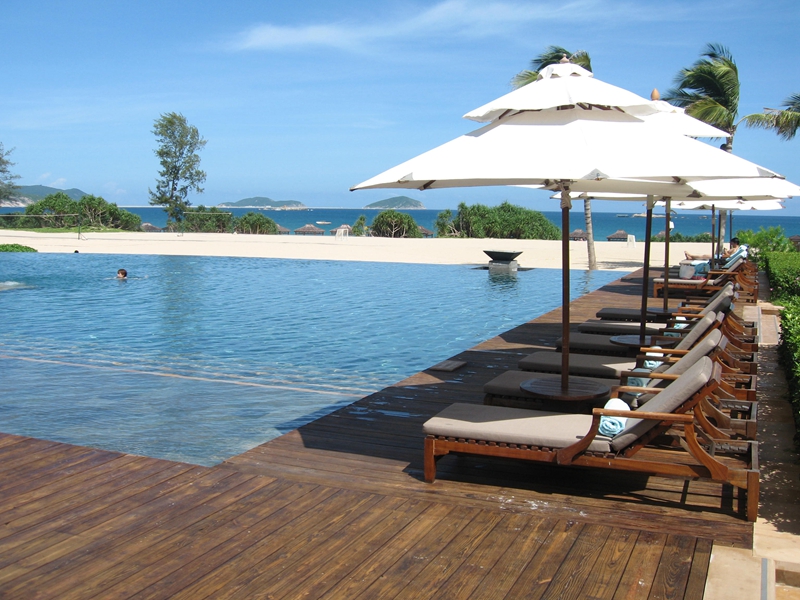 沙灘椅是一種實用且具有時尚美感的家具